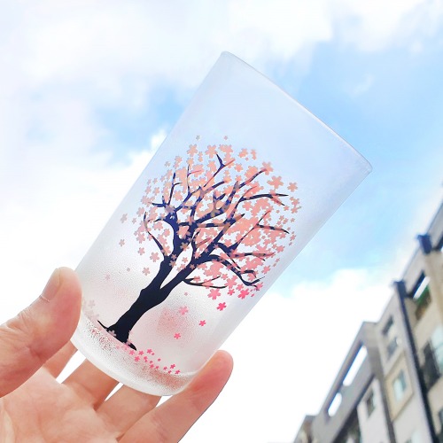 ビールグラス 桜の木