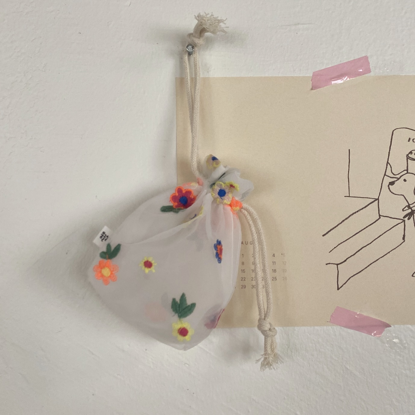 아동 미술, 눈사람, 예술, 실내이(가) 표시된 사진

자동 생성된 설명